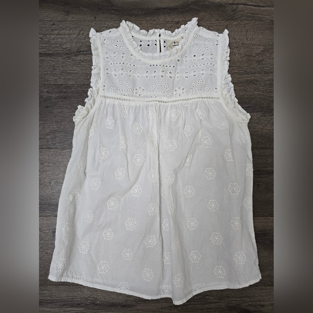 St Johns Bay Cream White Eyelet Sleeveless Top Ladies Size Medium Cottage Girly